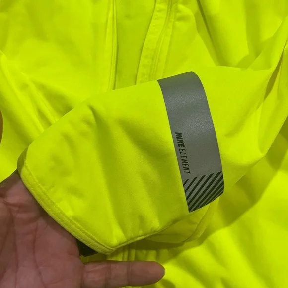 Nike Women’s Fluorescent Yellow Running jacket - Picture 2 of 5